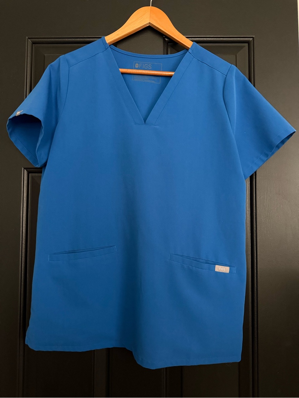 FIGS Women’s Casma V-Neck Scrub Top in Royal Blue